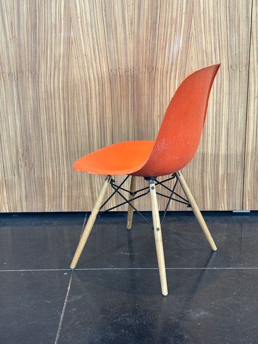Herman Miller - Charles Eames, Ray Eames - Chaise - DSW - Bois, Fibre de verre