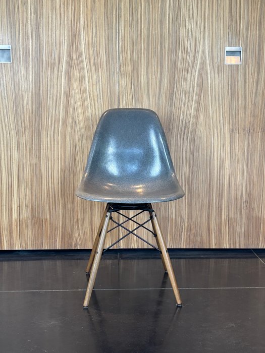 Charles Eames, Ray Eames - Chaise - DSW - Bois, Fibre de verre