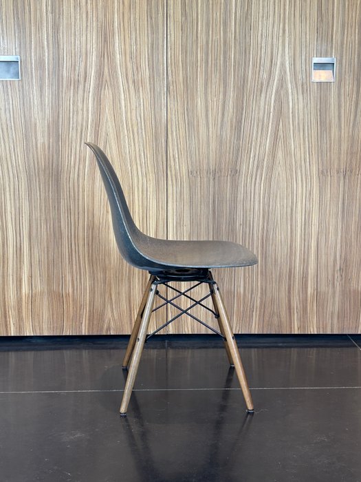Charles Eames, Ray Eames - Chaise - DSW - Bois, Fibre de verre