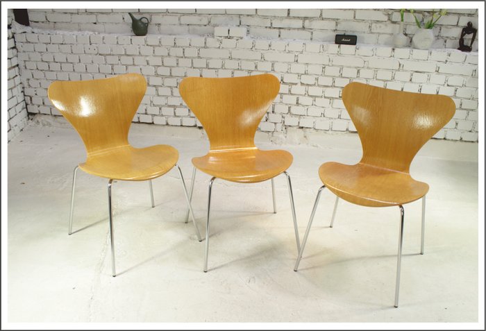 Fritz Hansen - Arne Jacobsen - Chaise (3) - Chaise papillon Butterfly (3107) - Acier, Bois - Nouveau scellage brillant