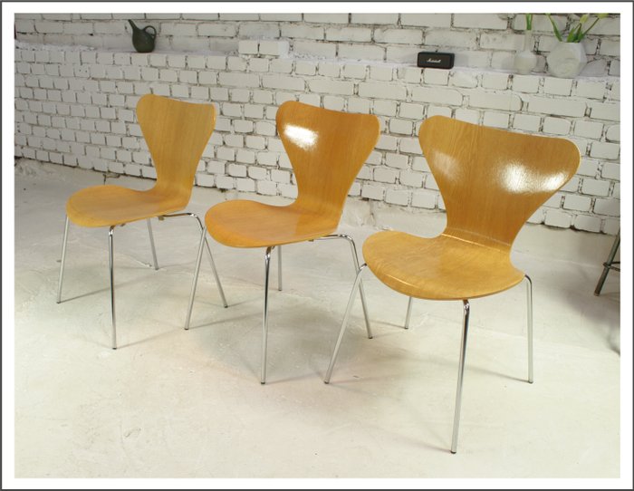 Fritz Hansen - Arne Jacobsen - Chaise (3) - Chaise papillon Butterfly (3107) - Acier, Bois - Nouveau scellage brillant