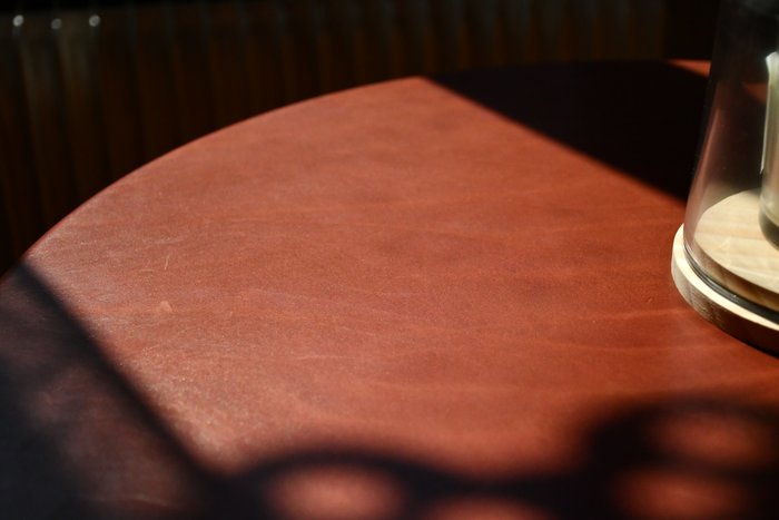 Studio Brusseau - Félix Brusseau - Table basse - Fulcrum - Cuir de vachette, Métal