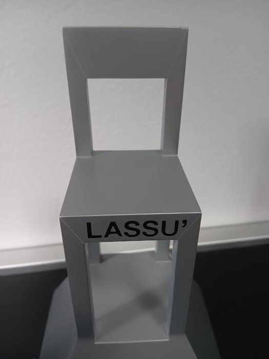 Vitra Design Museum - Alessandro Mendini - Lassu - Chaise - finition martelée sur bois - Miniature