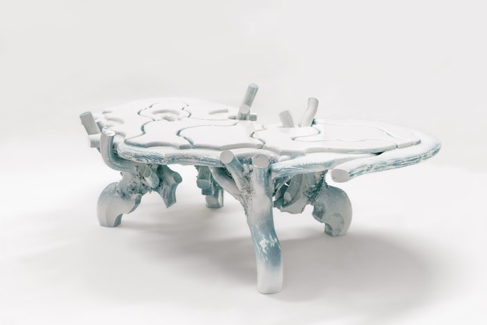 Table basse - Bois de pin - Tête de requin marteau gelée