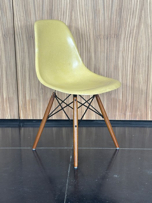 Charles Eames, Ray Eames - Chaise - DSW - Bois, Fibre de verre