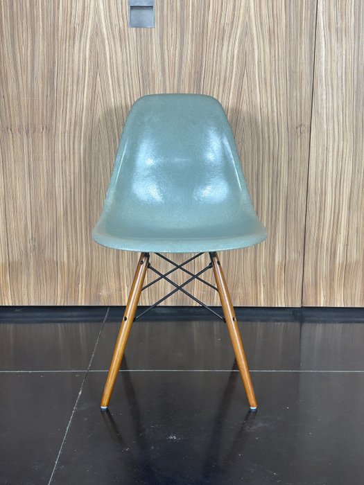 Charles Eames, Ray Eames - Chaise - DSW - Bois, Fibre de verre