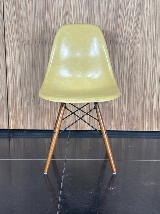 Charles Eames, Ray Eames - Chaise - DSW - Bois, Fibre de verre