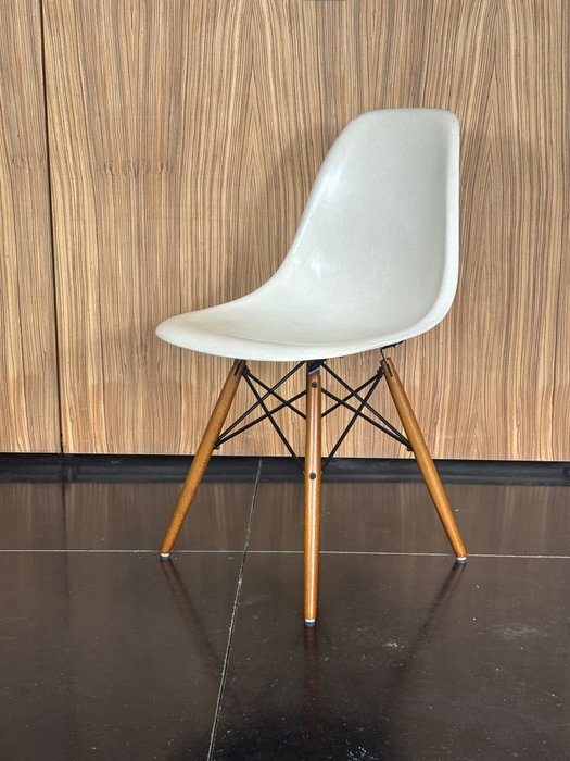 Charles Eames, Ray Eames - Chaise - DSW - Bois, Fibre de verre