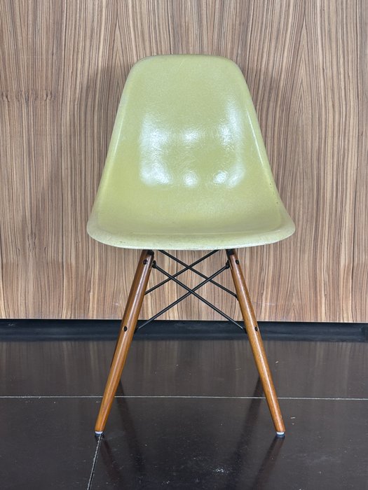 Charles Eames, Ray Eames - Chaise - DSW - Bois, Fibre de verre