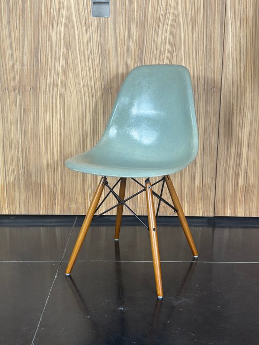 Charles Eames, Ray Eames - Chaise - DSW - Bois, Fibre de verre