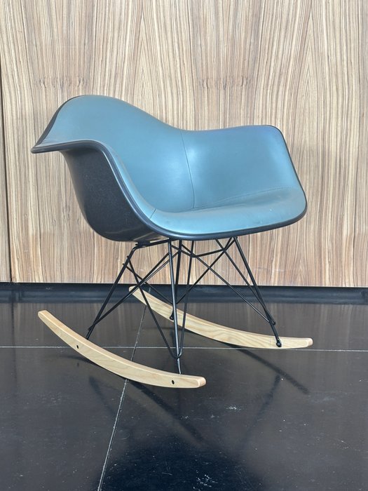 Herman Miller, Vitra - Charles Eames, Ray Eames - Chaise à bascule - RAR - Acier, Bois, tissu hessian en fibre de verre