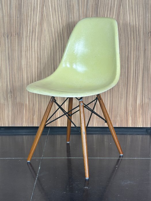 Charles Eames, Ray Eames - Chaise - DSW - Bois, Fibre de verre