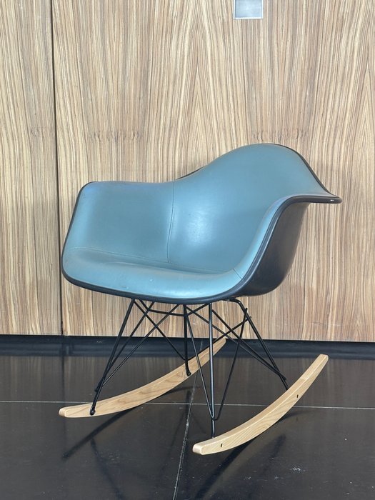 Herman Miller, Vitra - Charles Eames, Ray Eames - Chaise à bascule - RAR - Acier, Bois, tissu hessian en fibre de verre