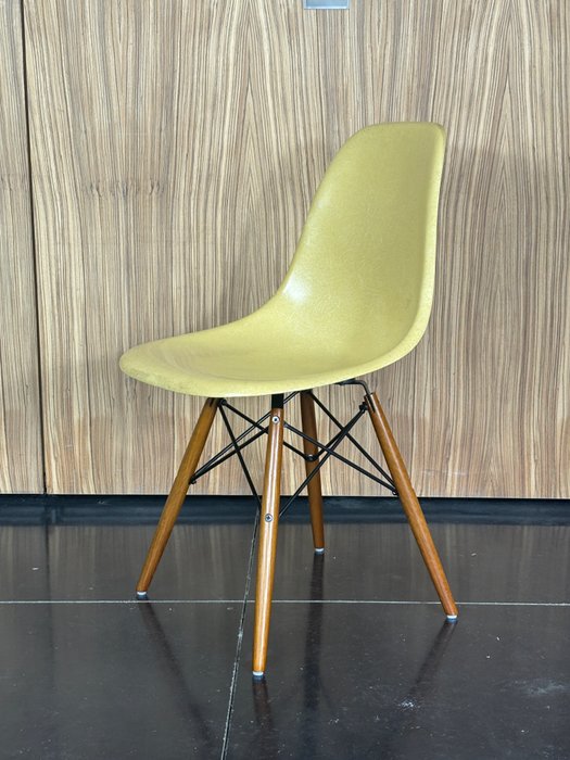 Charles Eames, Ray Eames - Chaise - DSW - Bois, Fibre de verre