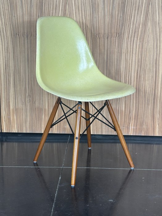 Charles Eames, Ray Eames - Chaise - DSW - Bois, Fibre de verre