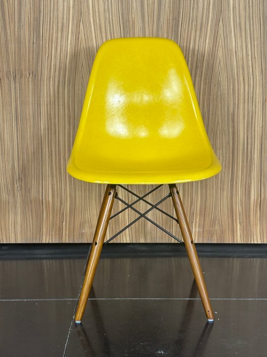 Charles Eames, Ray Eames - Chaise - DSW - Bois, Fibre de verre