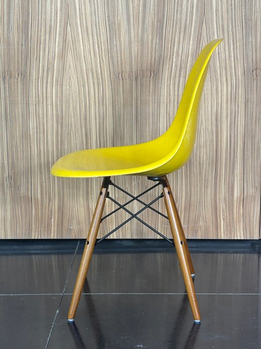 Charles Eames, Ray Eames - Chaise - DSW - Bois, Fibre de verre