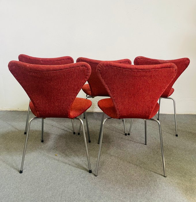 Fritz Hansen - Arne Jacobsen - Chaise (5) - série 7 - Métal, Textile