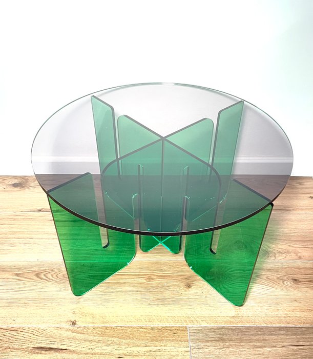 Mrn.D coffee table – plexiglass – Green smoke – used | The