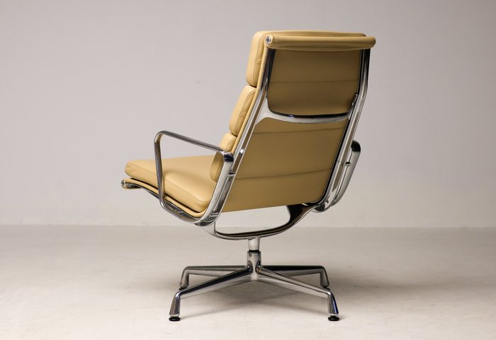 Vitra - Charles Eames, Ray Eames - Chaise longue - EA 216 - Aluminium, Cuir