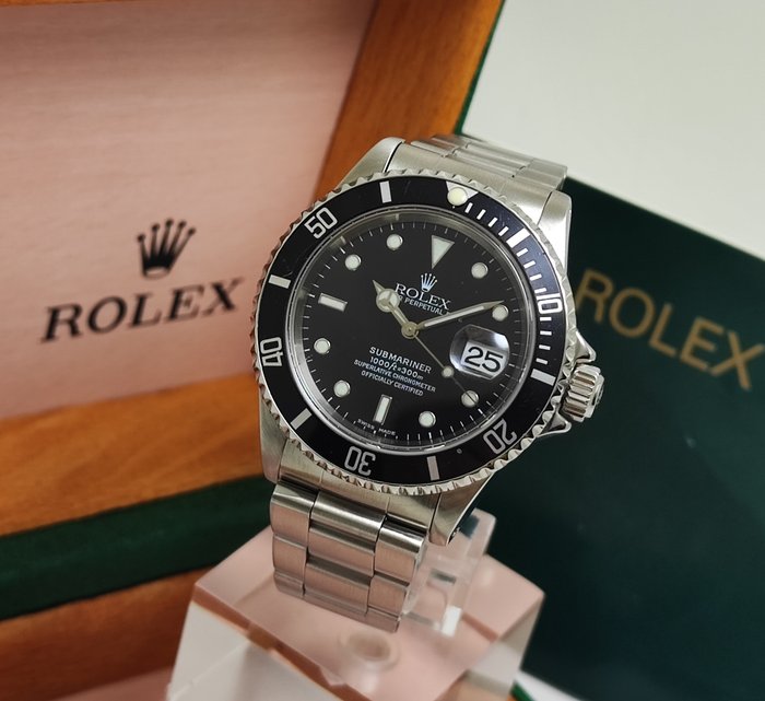 Rolex - Submariner Date - Ref. 16610 - Homme - 1999