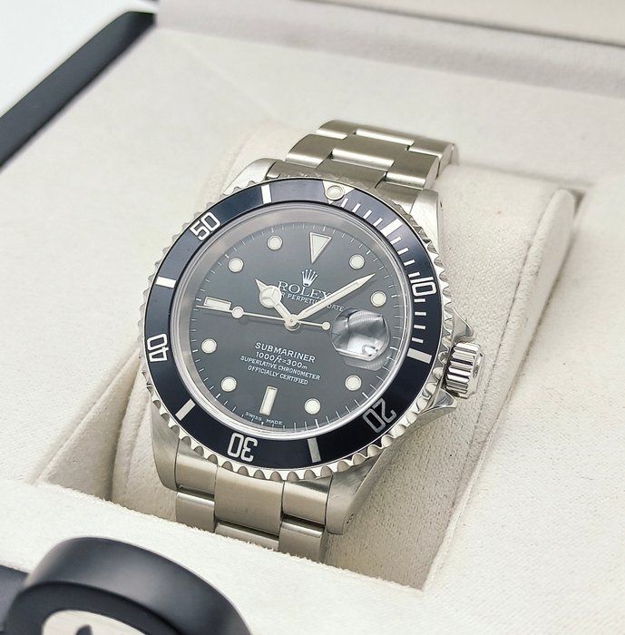 Rolex - Submariner Date - 16610 - Homme - 2001