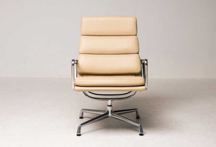 Vitra - Charles Eames, Ray Eames - Chaise longue - EA 216 - Aluminium, Cuir