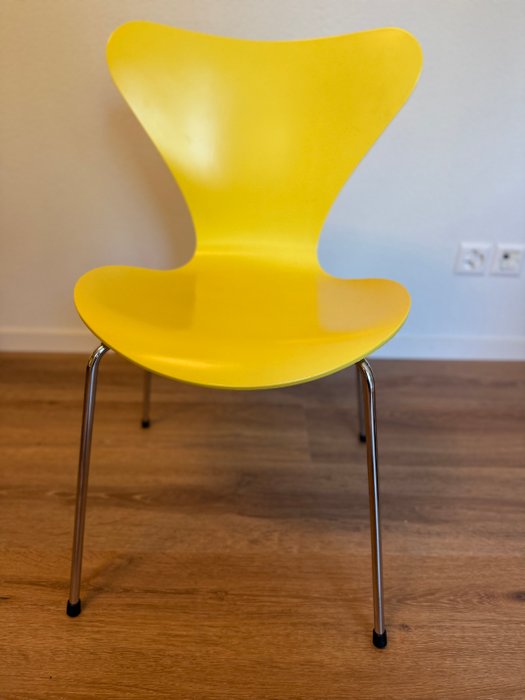 Fritz Hansen - Arne Jacobsen - Chaise (6) - Série 7 - Bois, Chrome
