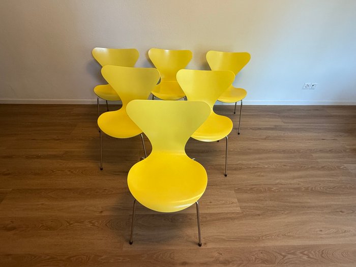 Fritz Hansen - Arne Jacobsen - Chaise (6) - Série 7 - Bois, Chrome