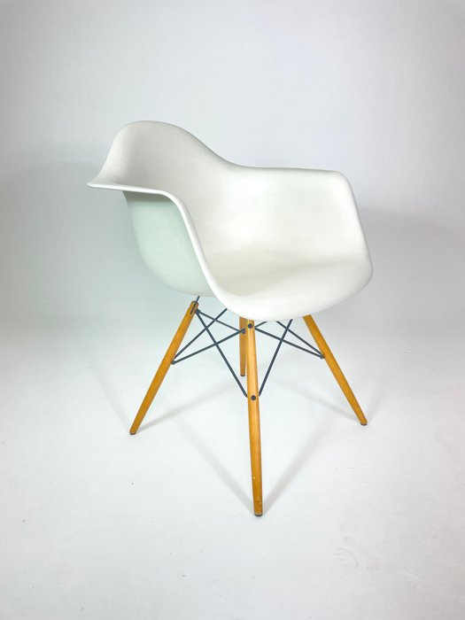 Vitra - Charles Eames - Chaise - DAW - Acier, Bois, Plastique