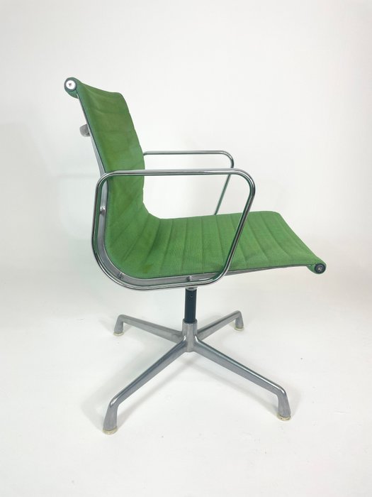 ICF - Charles Eames - Chaise - EA108 - Aluminium, Textile