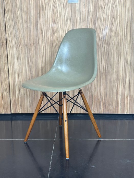 Charles Eames, Ray Eames - Chaise - DSW - Bois, Fibre de verre