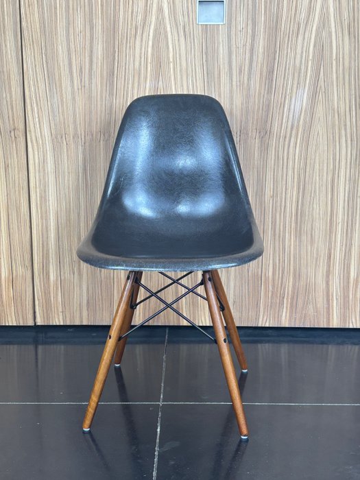 Charles Eames, Ray Eames - Chaise - DSW - Bois, Fibre de verre