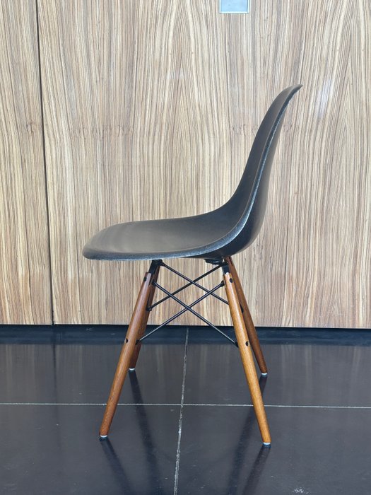Charles Eames, Ray Eames - Chaise - DSW - Bois, Fibre de verre