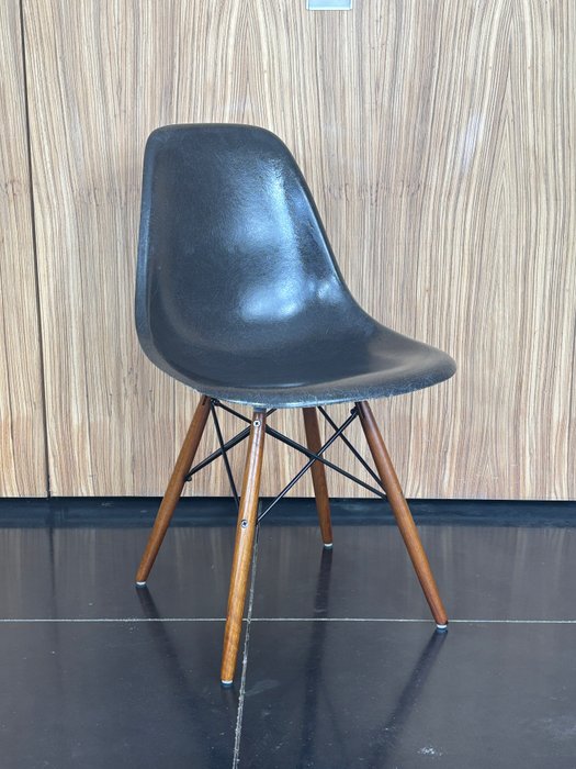 Charles Eames, Ray Eames - Chaise - DSW - Bois, Fibre de verre