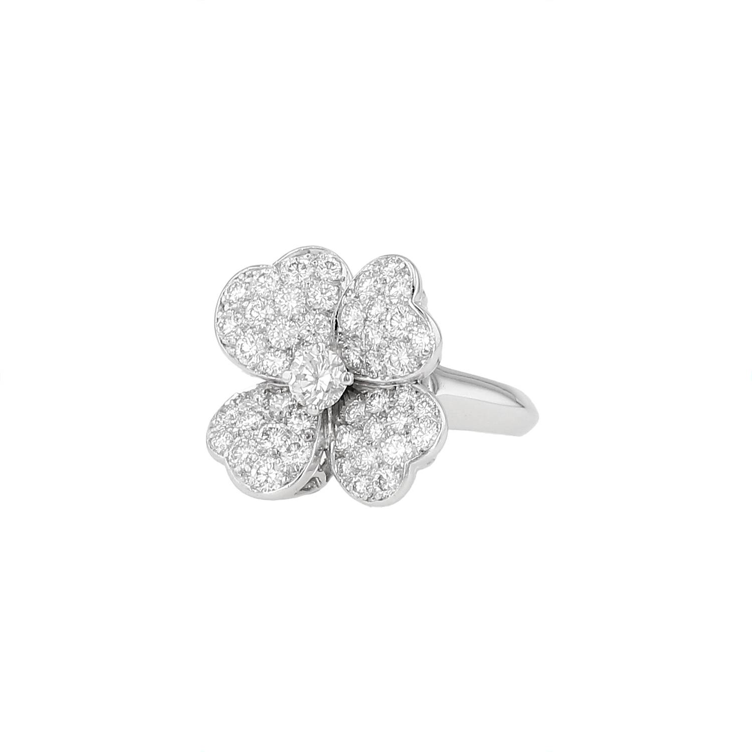 Bague Van Cleef & Arpels Cosmos petit modèle en or blanc et diamants