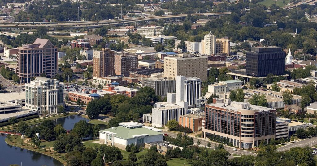 Facebook to invest BILLION in Huntsville data center Facebook to invest BILLION in Huntsville data center