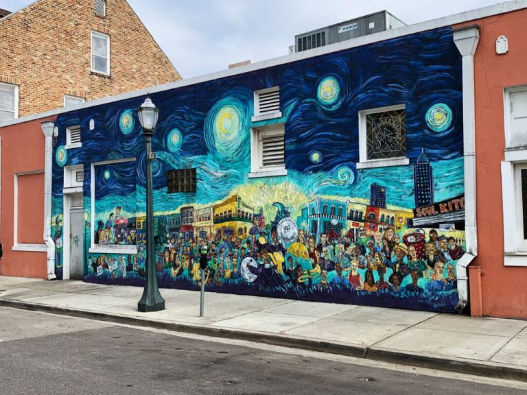 3 downtown Mobile bars to visit during Mardi Gras 3 downtown Mobile bars to visit during Mardi Gras