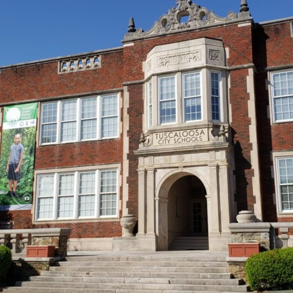 Tuscaloosa City Schools awarded prestigious Green Ribbon Award Tuscaloosa City Schools awarded prestigious Green Ribbon Award