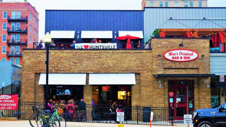 5 nice Outdoor/Rooftop Dining in Huntsville, Al, with cool views! 5 nice Outdoor/Rooftop Dining in Huntsville, Al, with cool views!