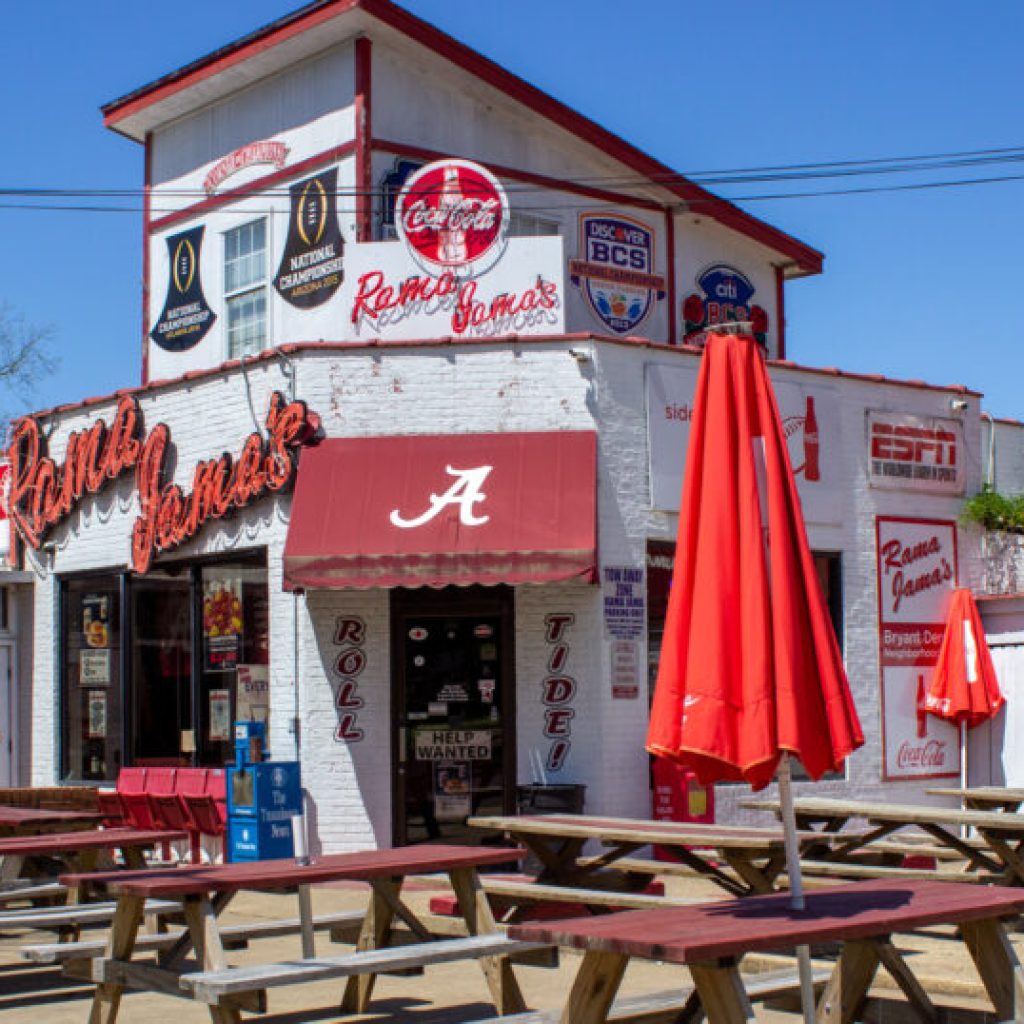 5 locally-owned restaurants in Tuscaloosa + their most popular menu items 5 locally-owned restaurants in Tuscaloosa + their most popular menu items