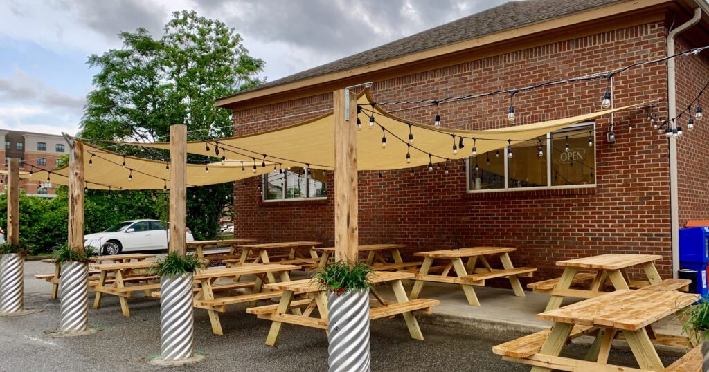 New restaurant, Rob’s Ribs, opens in downtown Auburn New restaurant, Rob’s Ribs, opens in downtown Auburn