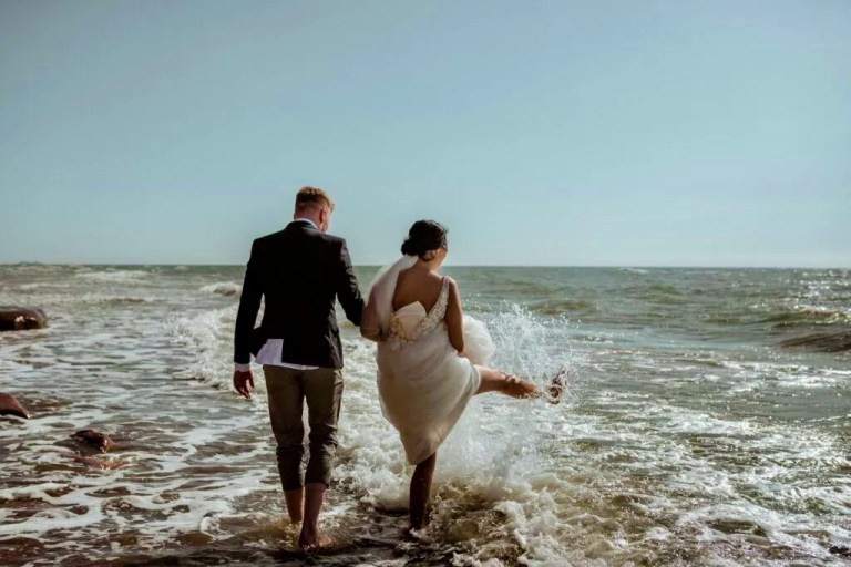 How to get married on the beach in AL—5 questions answered How to get married on the beach in AL—5 questions answered