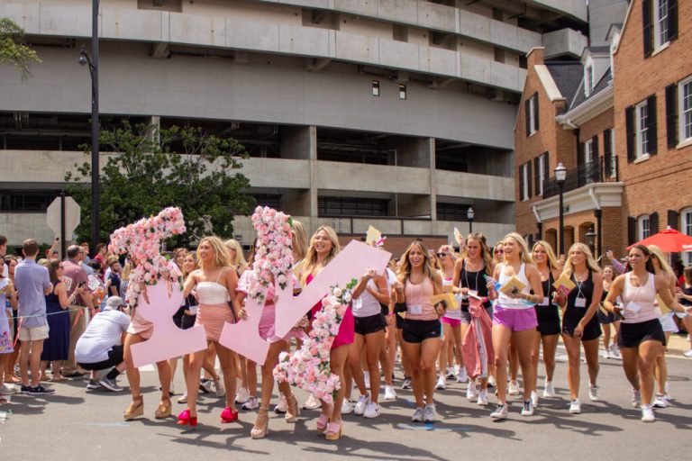 University of Alabama sorority rush week goes viral–learn more University of Alabama sorority rush week goes viral–learn more