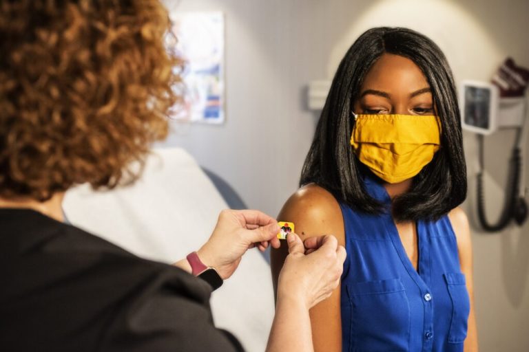 Should you overlap COVID and flu vaccines? Expert weighs in Should you overlap COVID and flu vaccines? Expert weighs in
