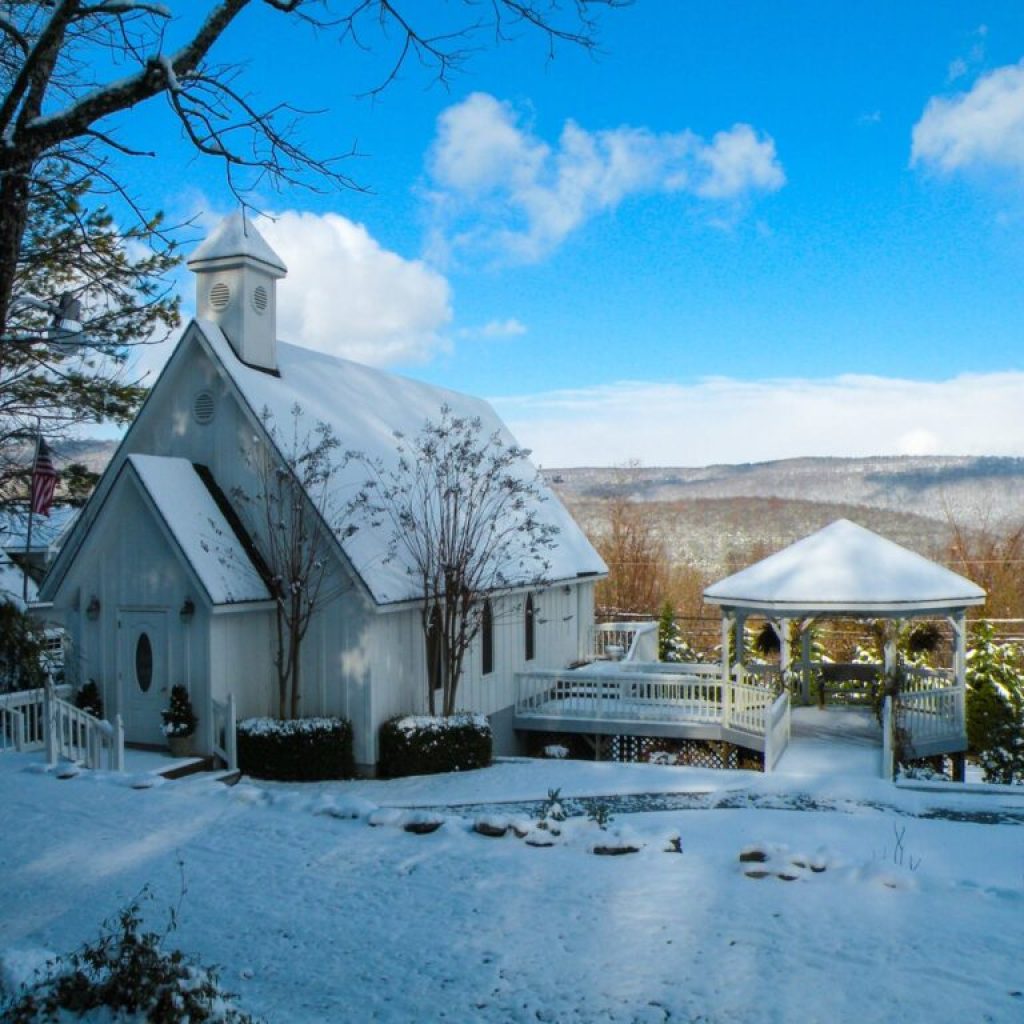 Getting married in Huntsville? You’ll fall in love with these 4 mountain top wedding venues Getting married in Huntsville? You’ll fall in love with these 4 mountain top wedding venues
