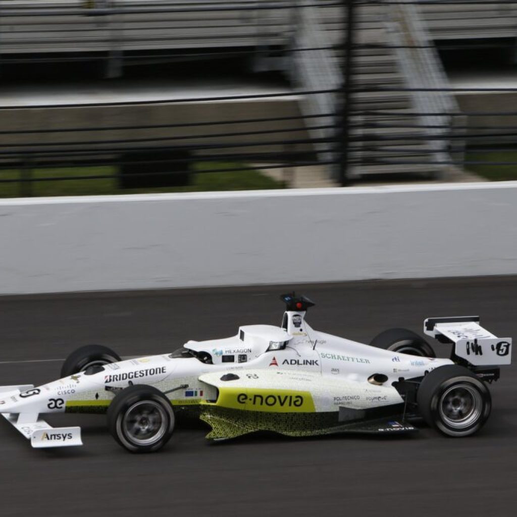 Alabama and Auburn competed in ground-breaking self-drive race—watch here Alabama and Auburn competed in ground-breaking self-drive race—watch here