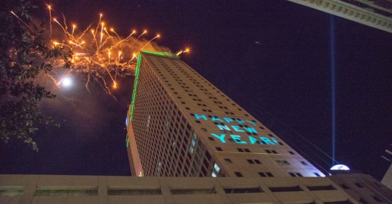 List of Alabama NYE 2022 “drops”: including a Moonpie, squirrel, sausage, marlin, vinyl record + more List of Alabama NYE 2022 “drops”: including a Moonpie, squirrel, sausage, marlin, vinyl record + more