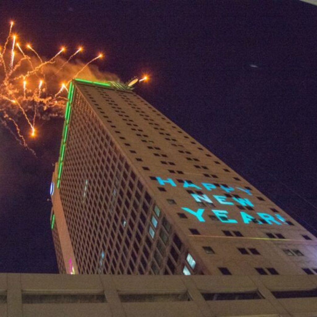 List of Alabama NYE 2022 “drops”: including a Moonpie, squirrel, sausage, marlin, vinyl record + more List of Alabama NYE 2022 “drops”: including a Moonpie, squirrel, sausage, marlin, vinyl record + more