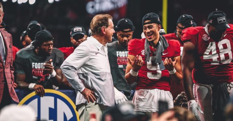 Underdog Alabama takes a bite out of Georgia Underdog Alabama takes a bite out of Georgia